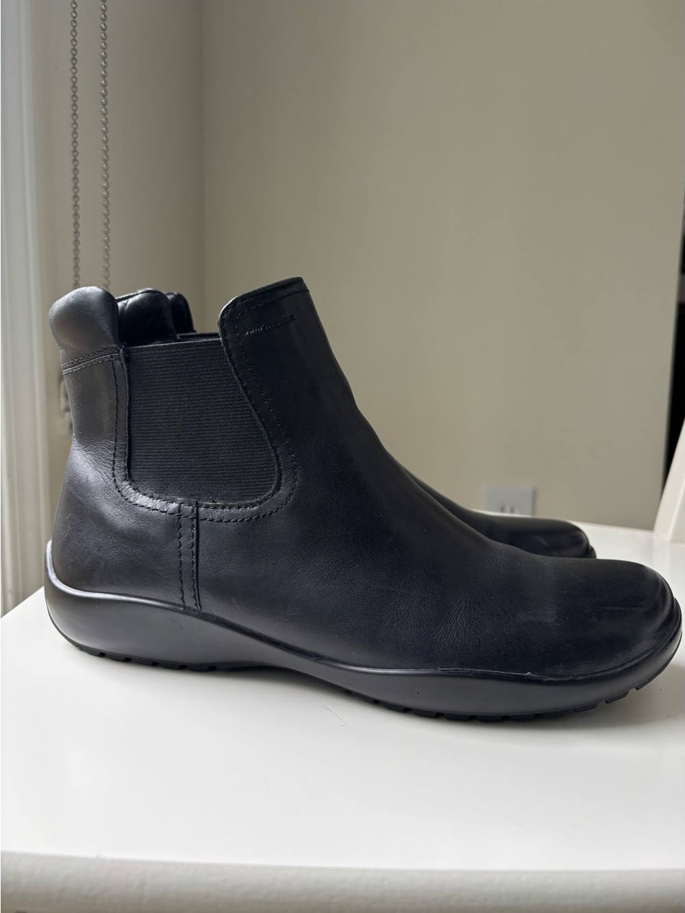 GEOX Respira Leather Chelsea Boots, Black, size 37